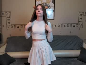 girl Cam Live Girls with kitten_lessie