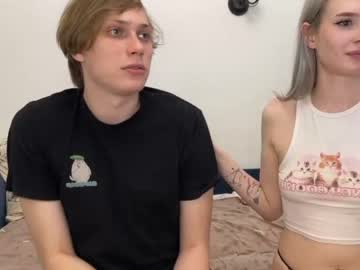couple Cam Live Girls with glockoffrog